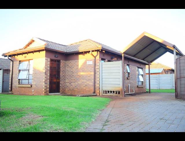 3 BEDROOM HOUSE FOR SALE IN CLAYVILLE